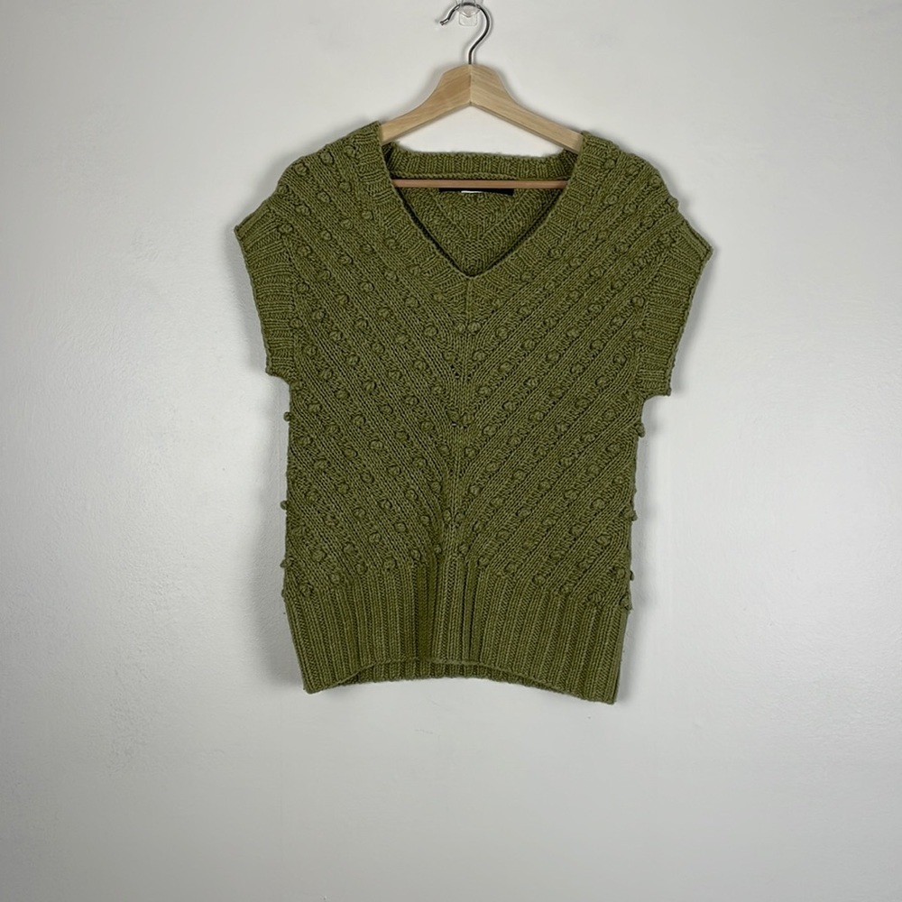 Marisa Christina short cap sleeve V neck cable knit pullover sweater vest